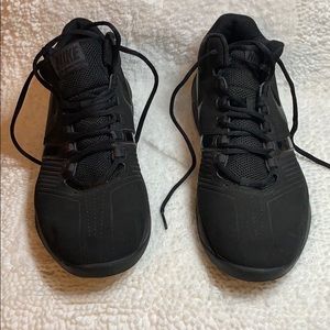 Black Nike Air Visi Pro 5